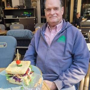 Meet your Posher, Tom